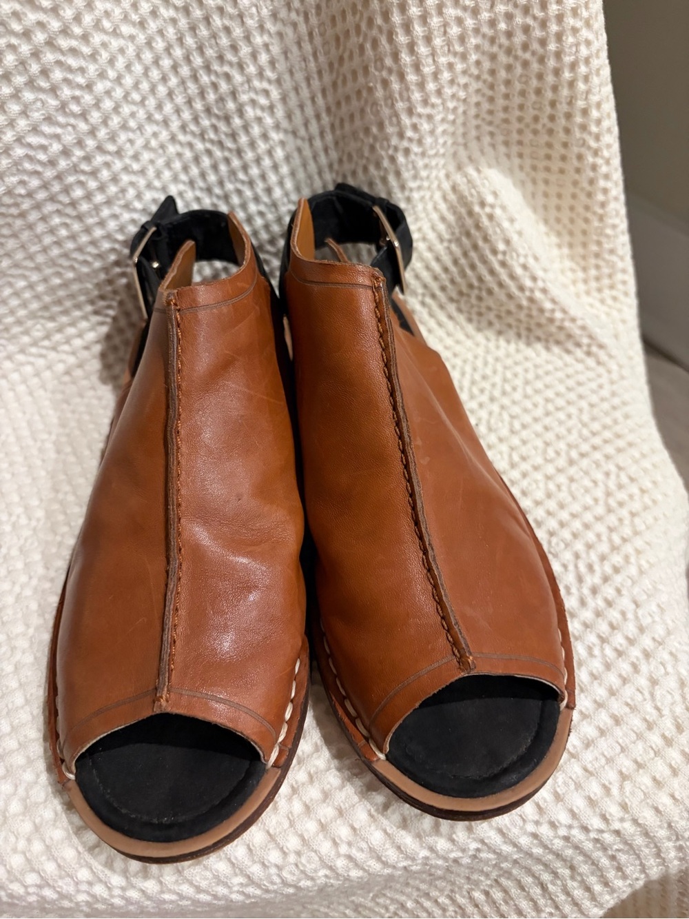 Clarks Somerset Leather Open-Toe Sandals